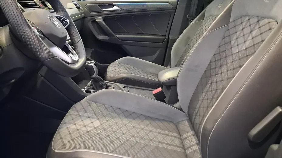 VOLKSWAGEN Tiguan -
