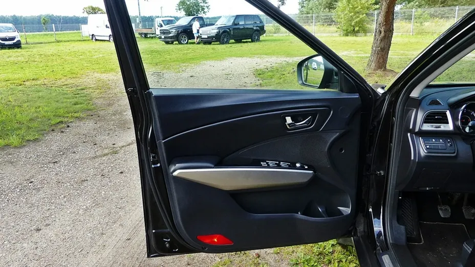 KGM / SSANGYONG Tivoli -