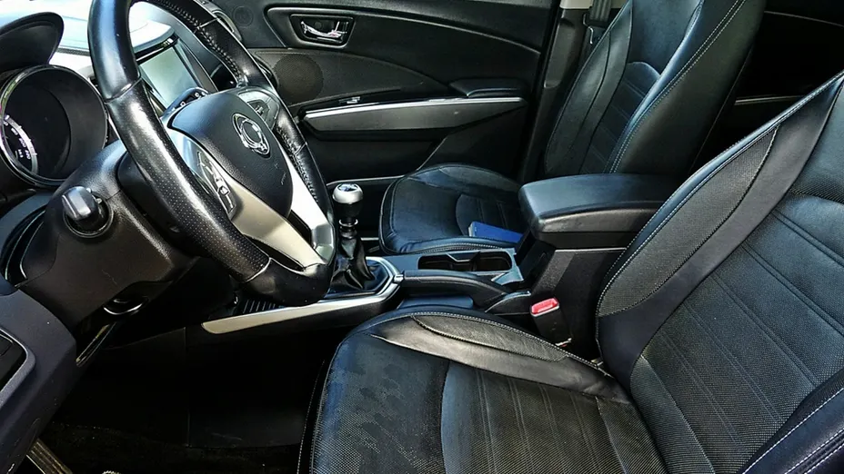 KGM / SSANGYONG Tivoli -