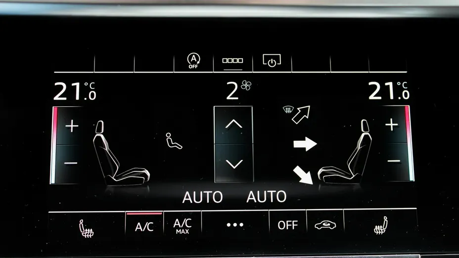 AUDI A6 -