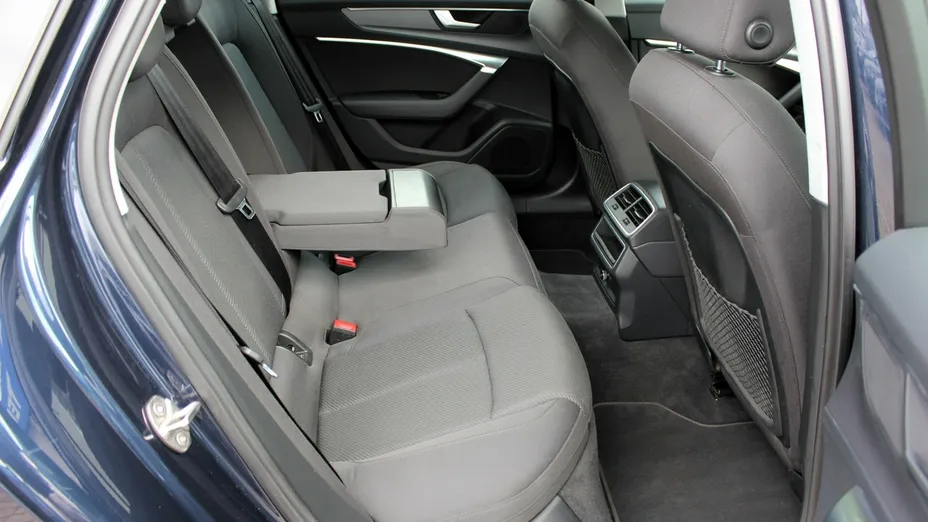 AUDI A6 -