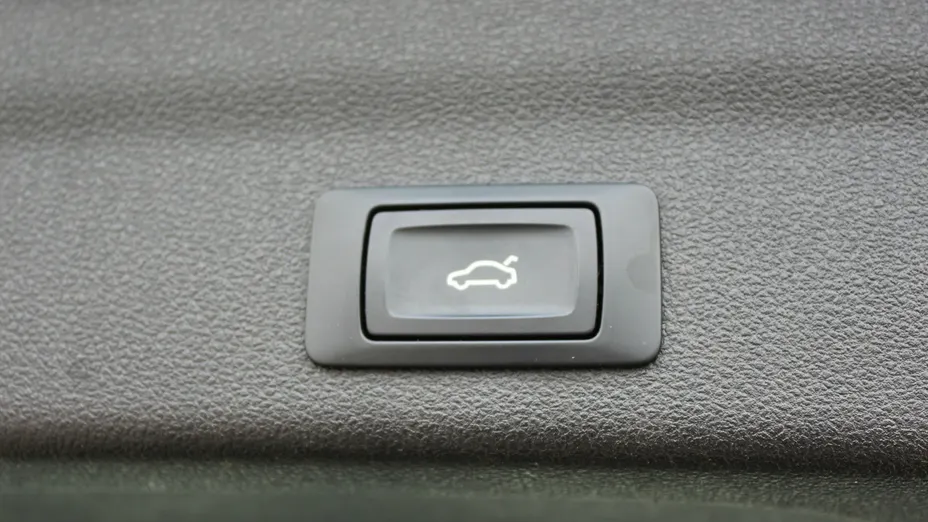 AUDI A6 -