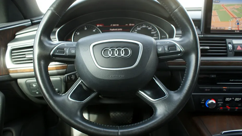 AUDI A6 -