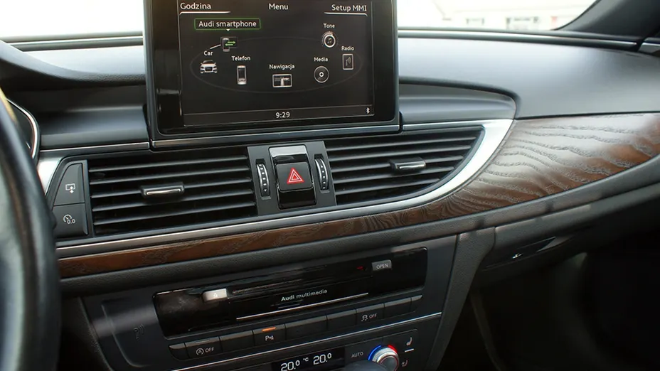 AUDI A6 -
