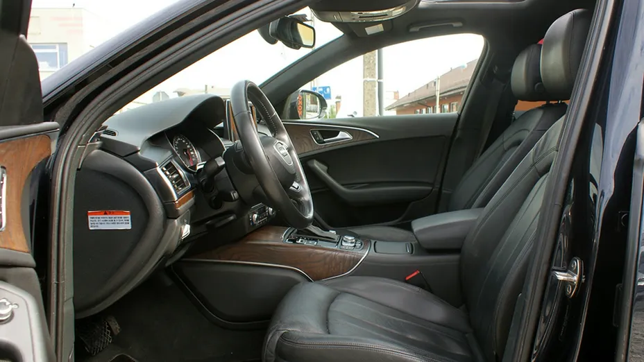 AUDI A6 -