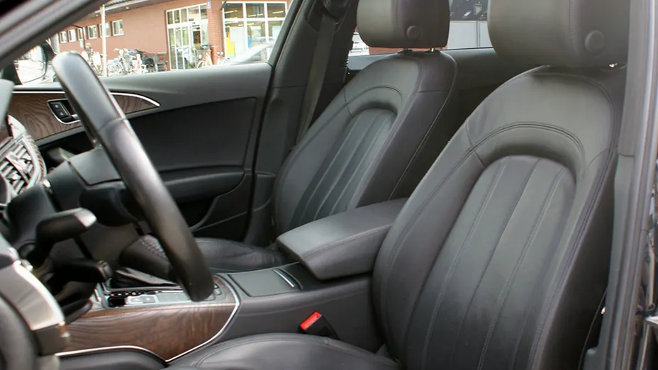 AUDI A6 -