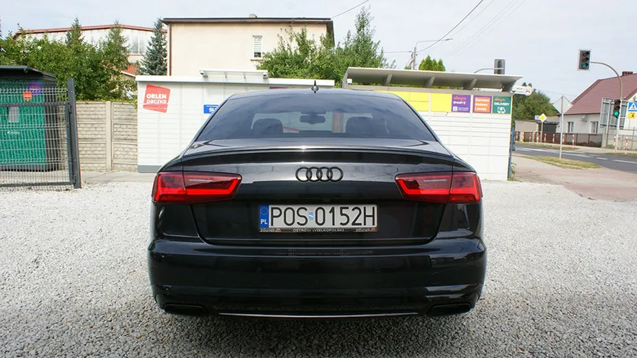AUDI A6 -