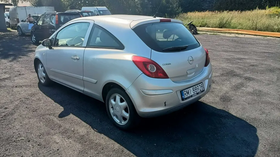 OPEL Corsa -
