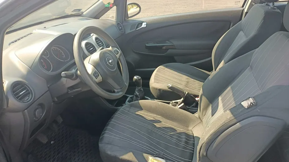 OPEL Corsa -