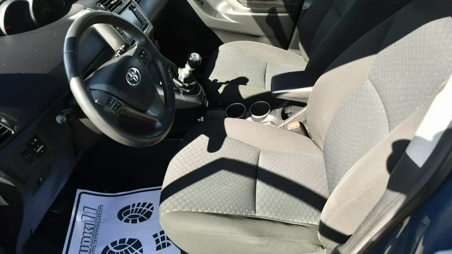 TOYOTA Verso -
