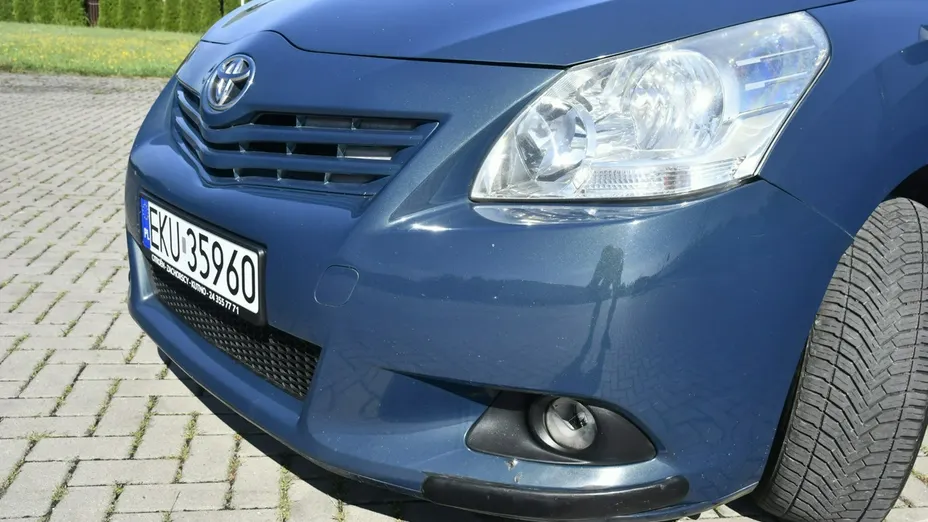 TOYOTA Verso -