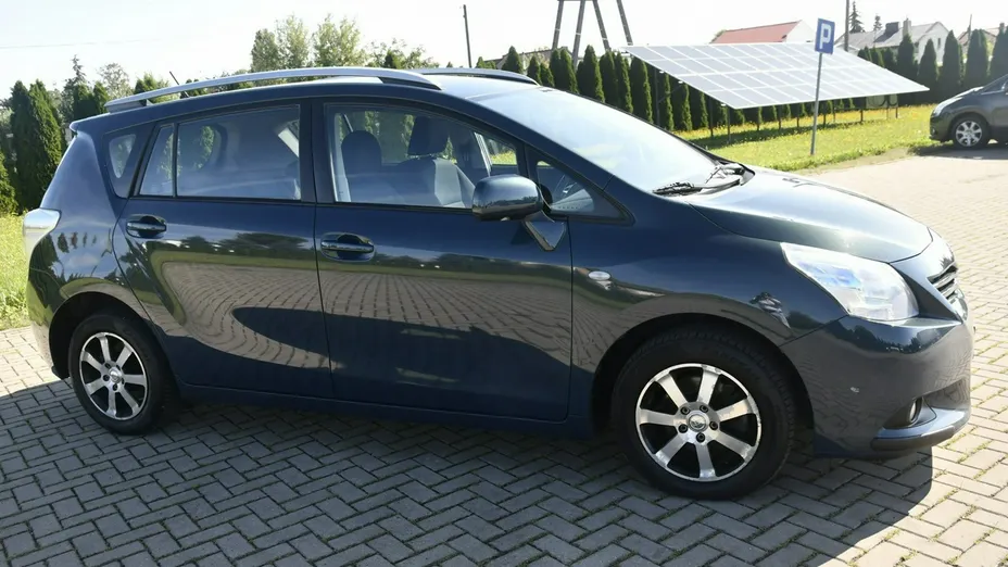 TOYOTA Verso -