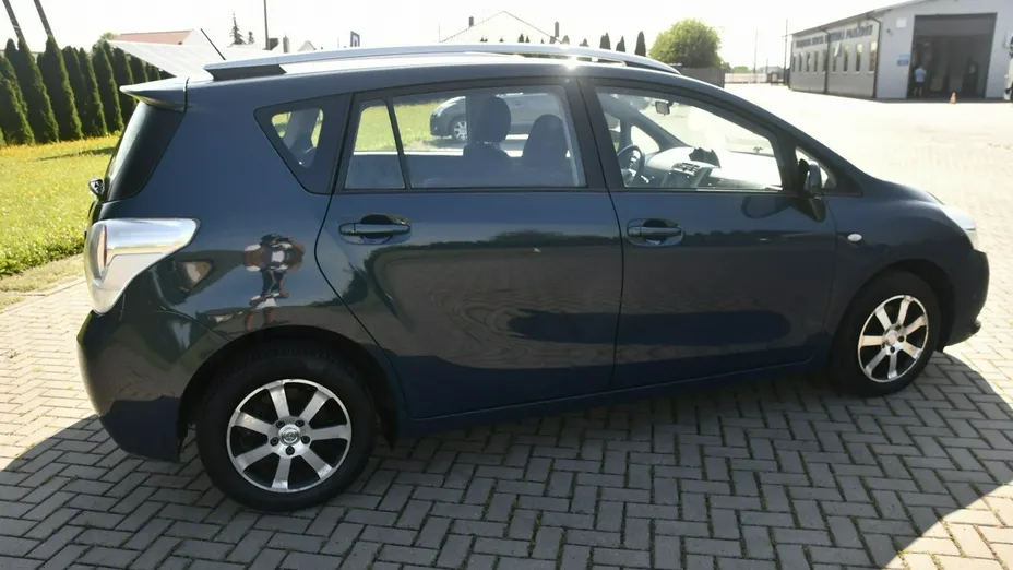 TOYOTA Verso -