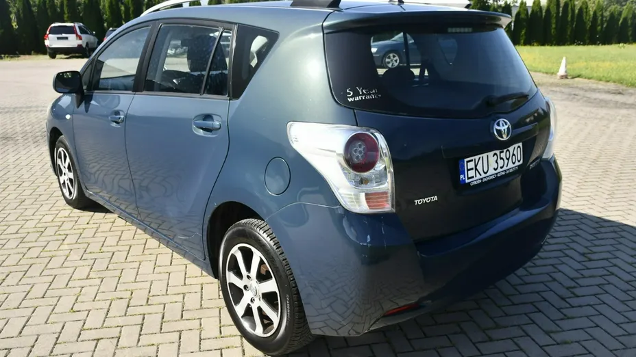 TOYOTA Verso -