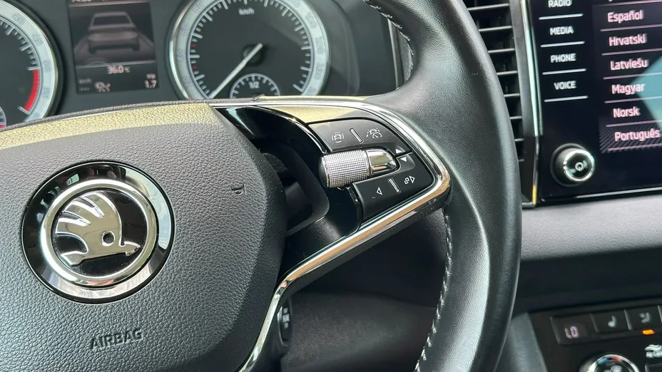 SKODA Karoq -