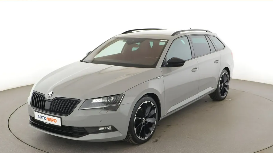 SKODA Superb -