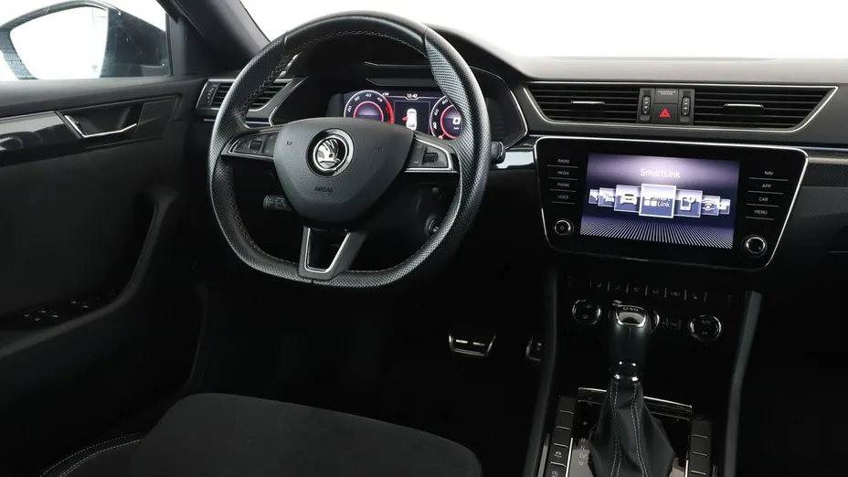 SKODA Superb -