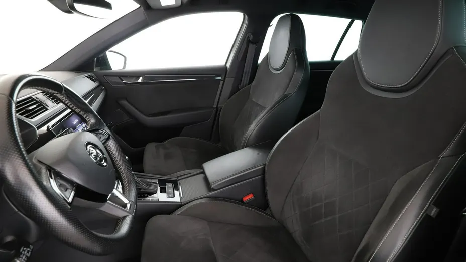 SKODA Superb -