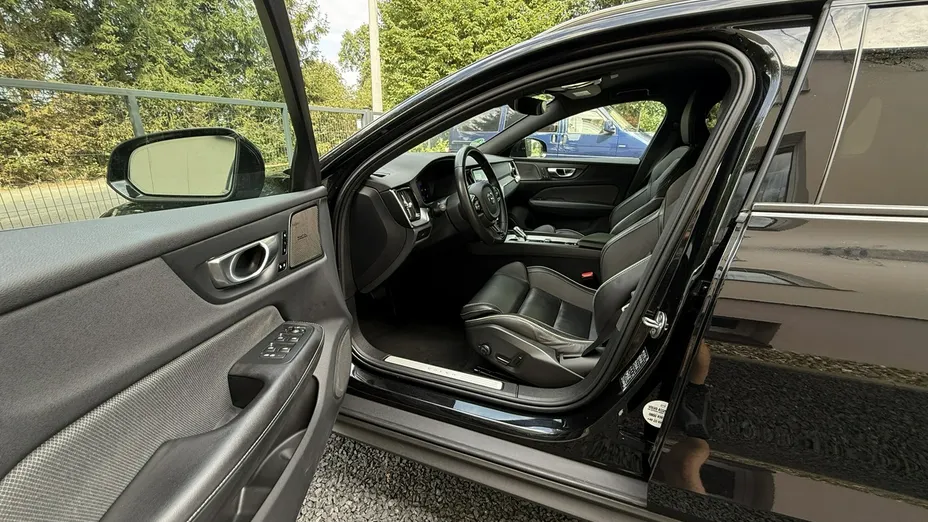 VOLVO V60 -