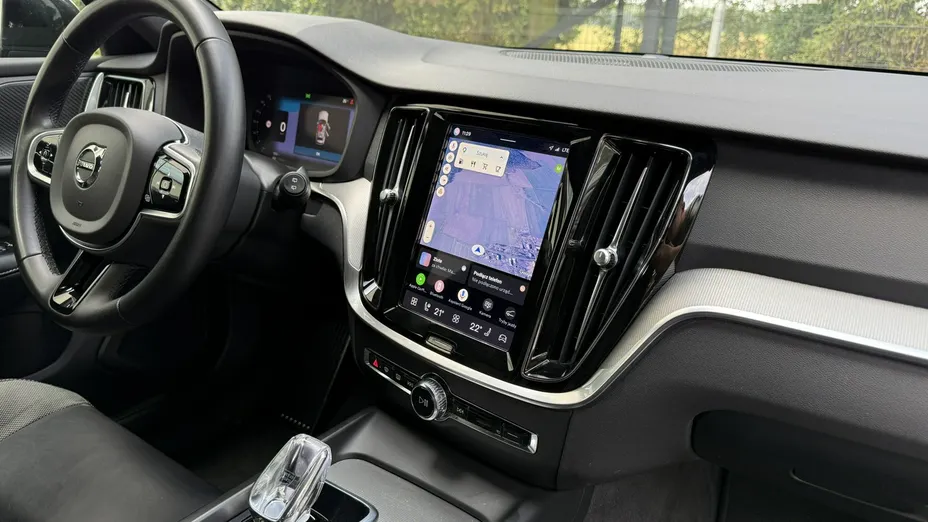 VOLVO V60 -
