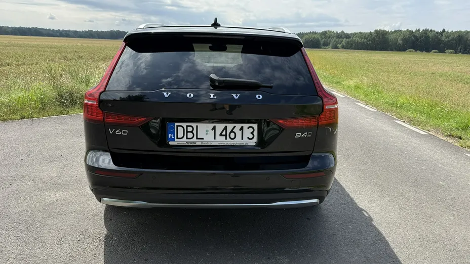 VOLVO V60 -