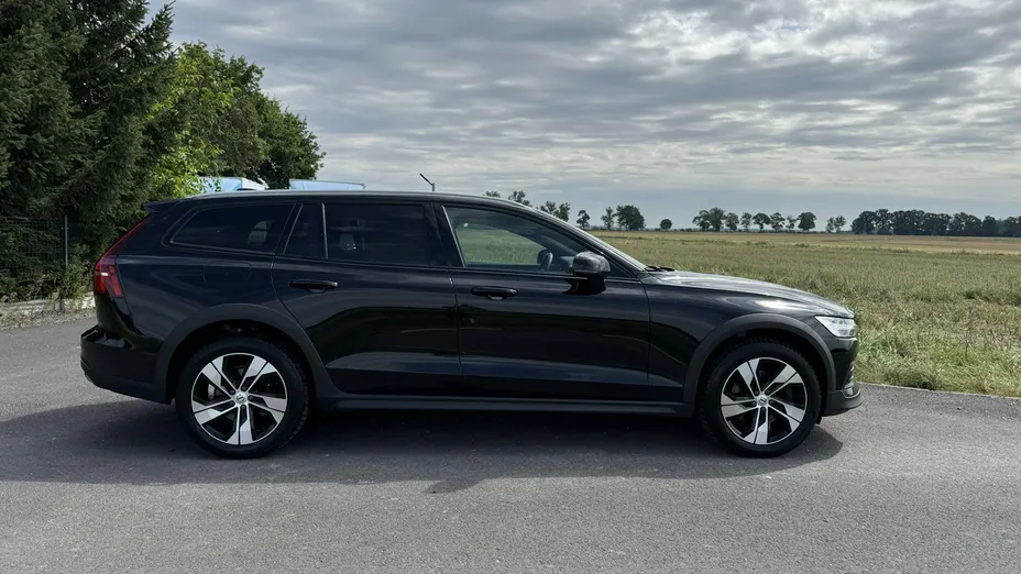 VOLVO V60 -