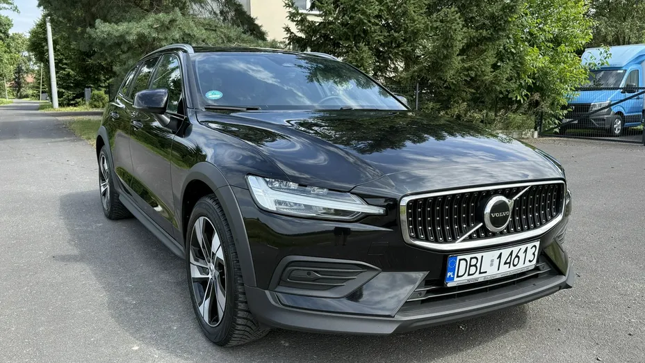 VOLVO V60 -