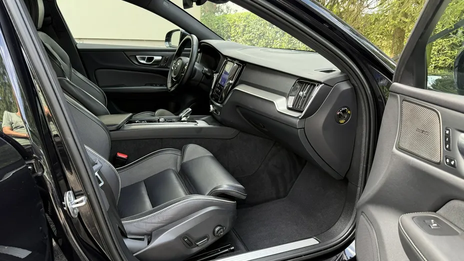VOLVO V60 -