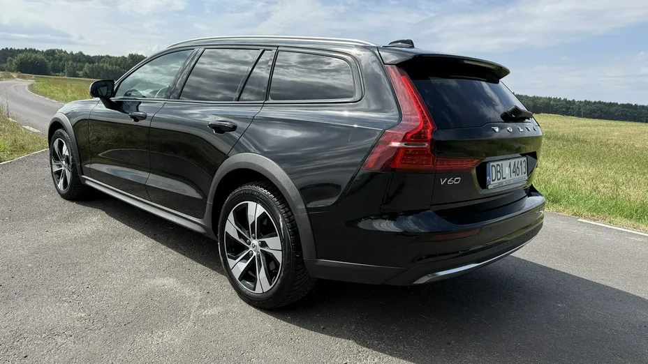 VOLVO V60 -