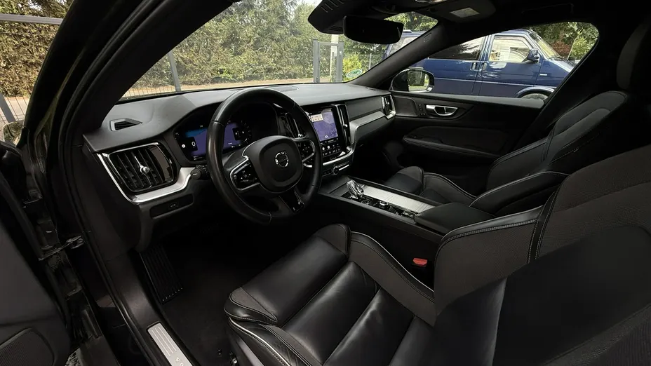 VOLVO V60 -