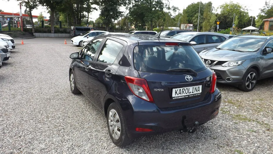 TOYOTA Yaris -