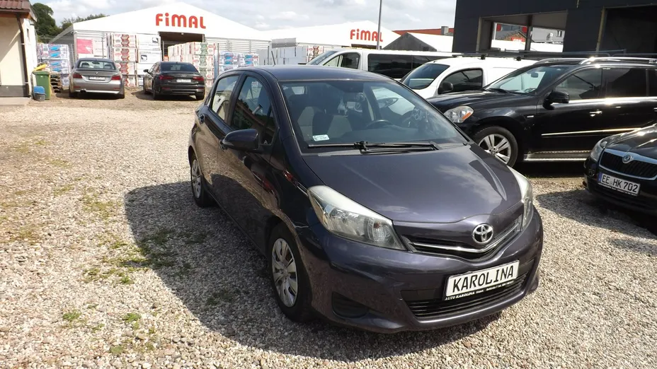TOYOTA Yaris -