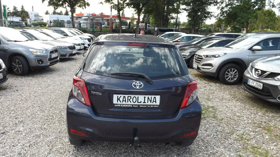 TOYOTA Yaris -