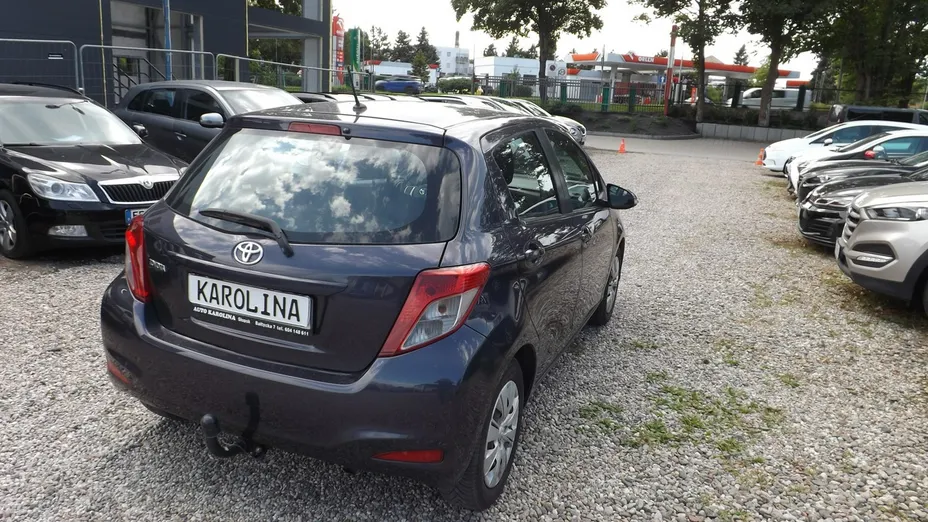 TOYOTA Yaris -