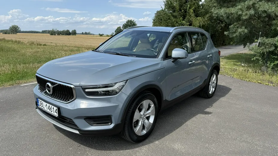 VOLVO XC40 -