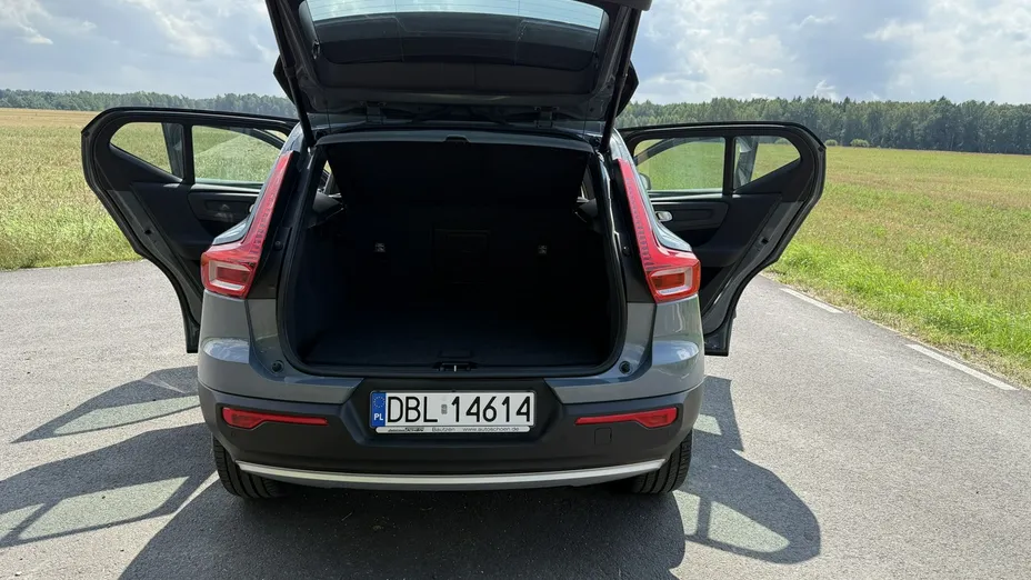 VOLVO XC40 -