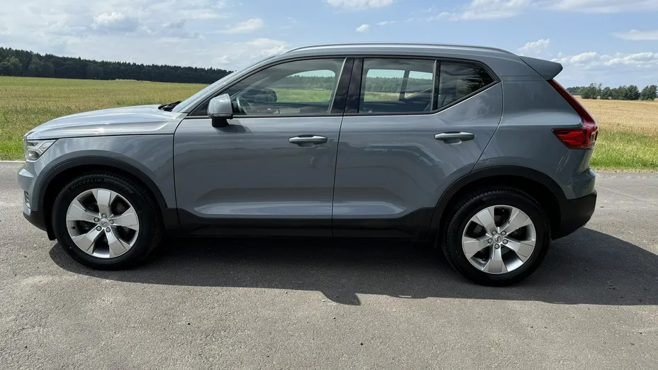 VOLVO XC40 -