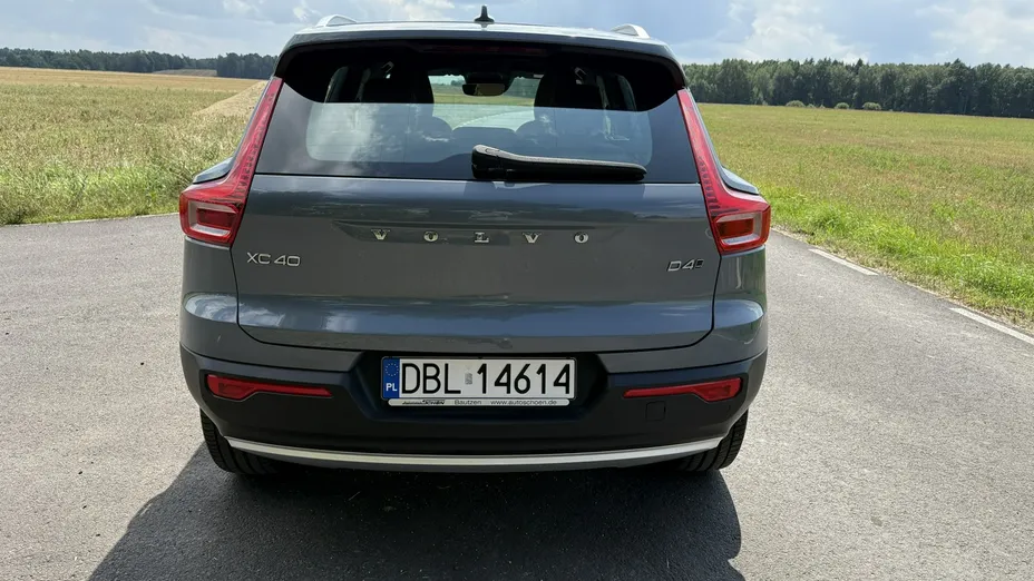 VOLVO XC40 -