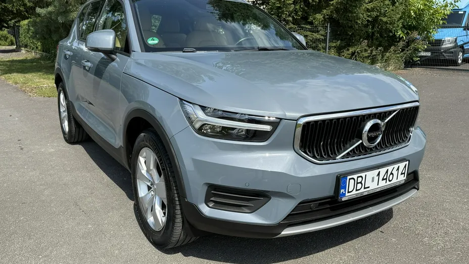 VOLVO XC40 -