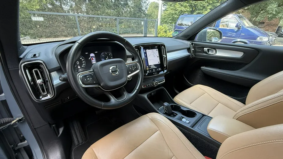 VOLVO XC40 -