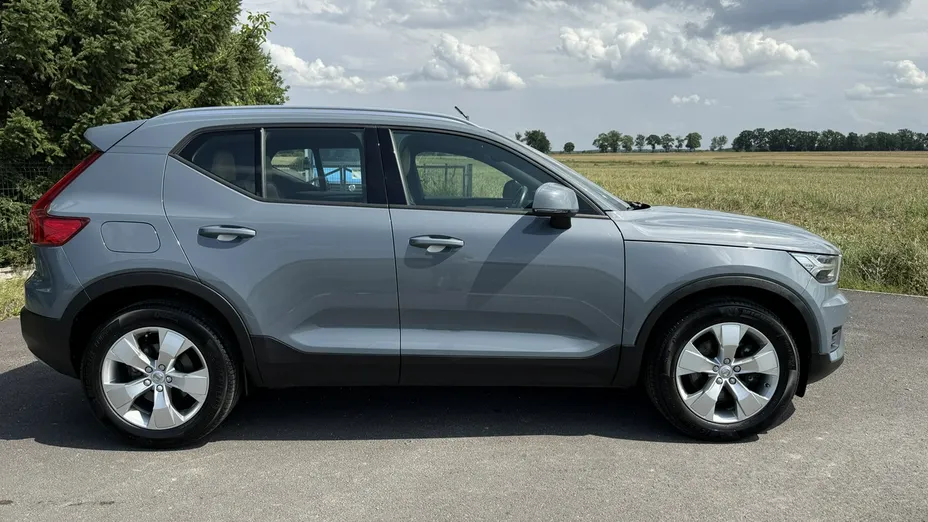 VOLVO XC40 -
