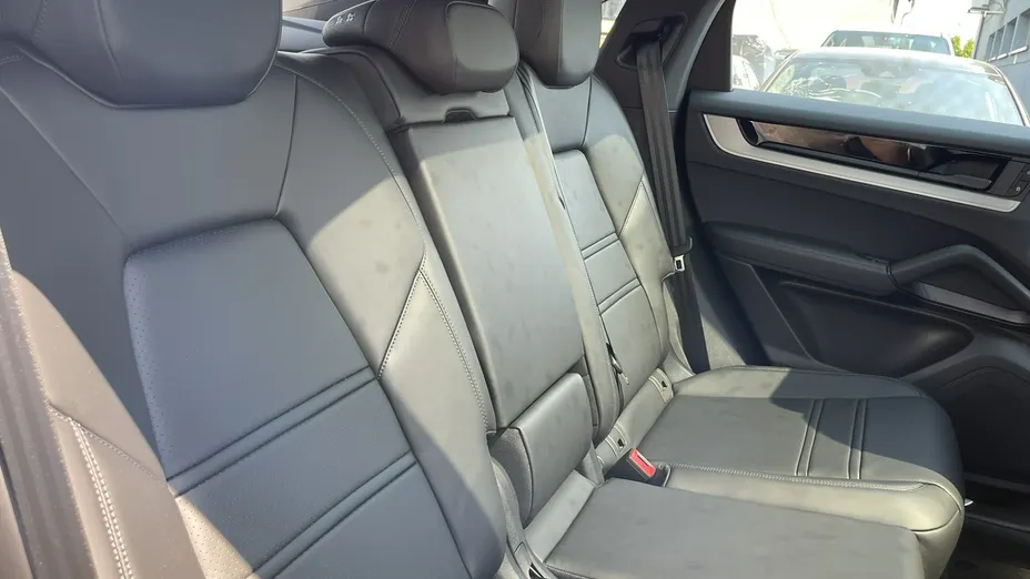 PORSCHE Cayenne -