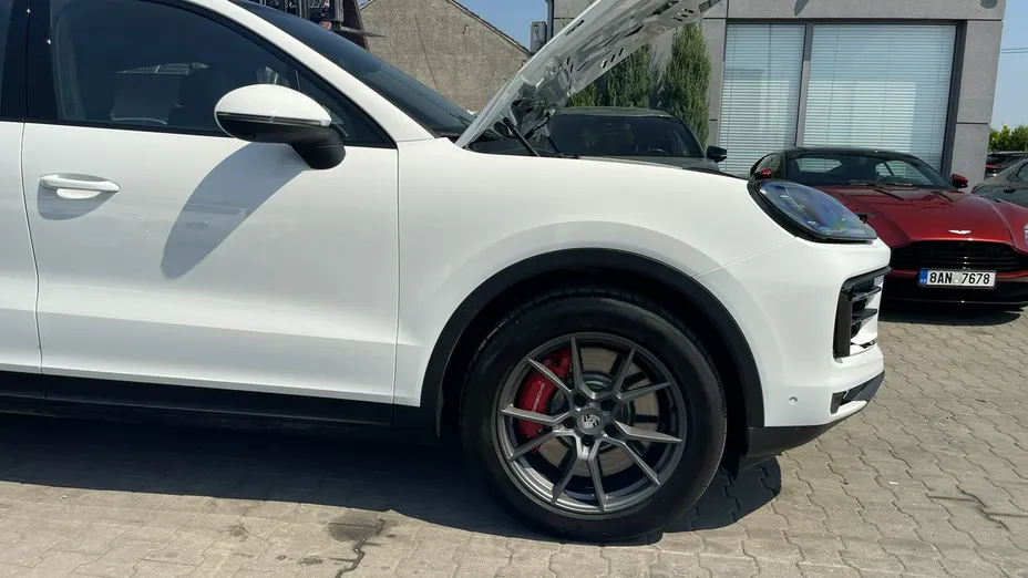 PORSCHE Cayenne -