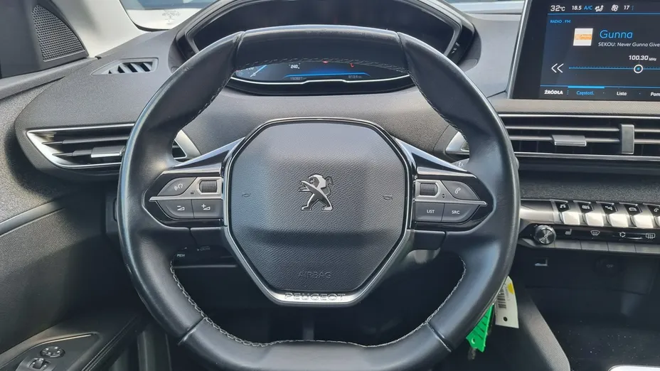 PEUGEOT 5008 -