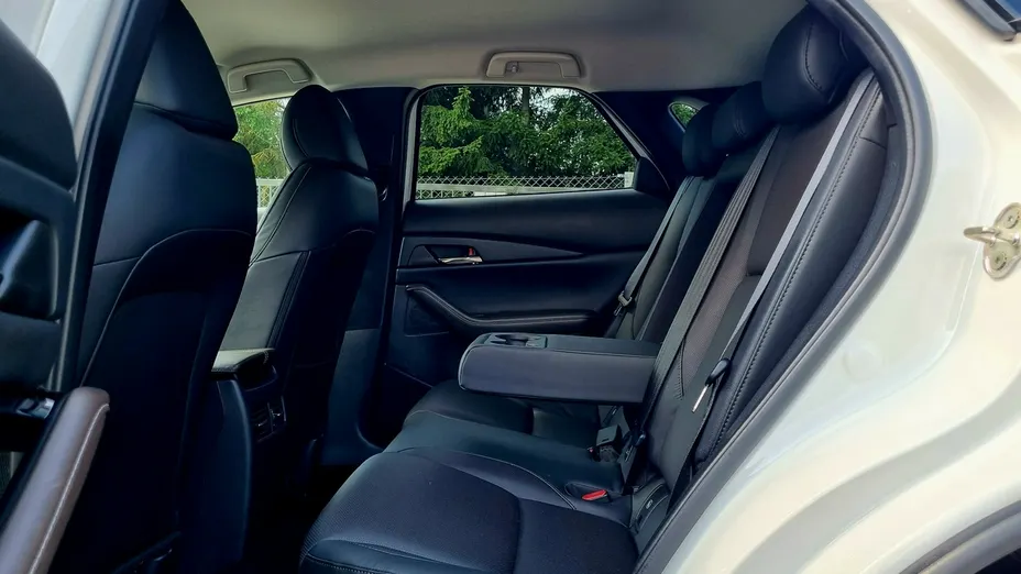 MAZDA CX-30 -