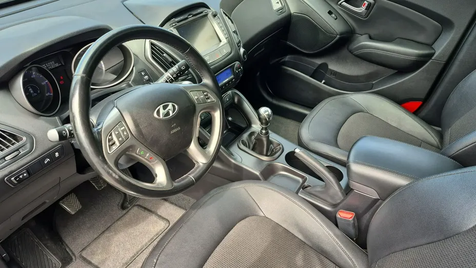 HYUNDAI Tucson -