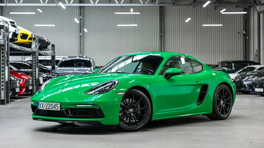 PORSCHE 718 -