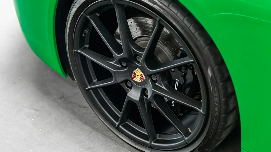 PORSCHE 718 -