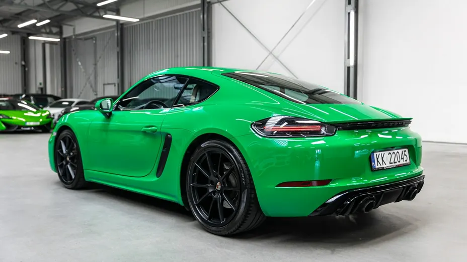 PORSCHE 718 -