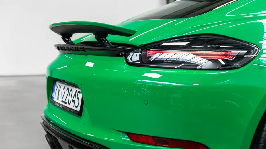 PORSCHE 718 -